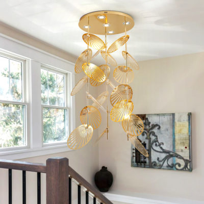 Lámpara colgante larga especial huecos escaleras techos altos