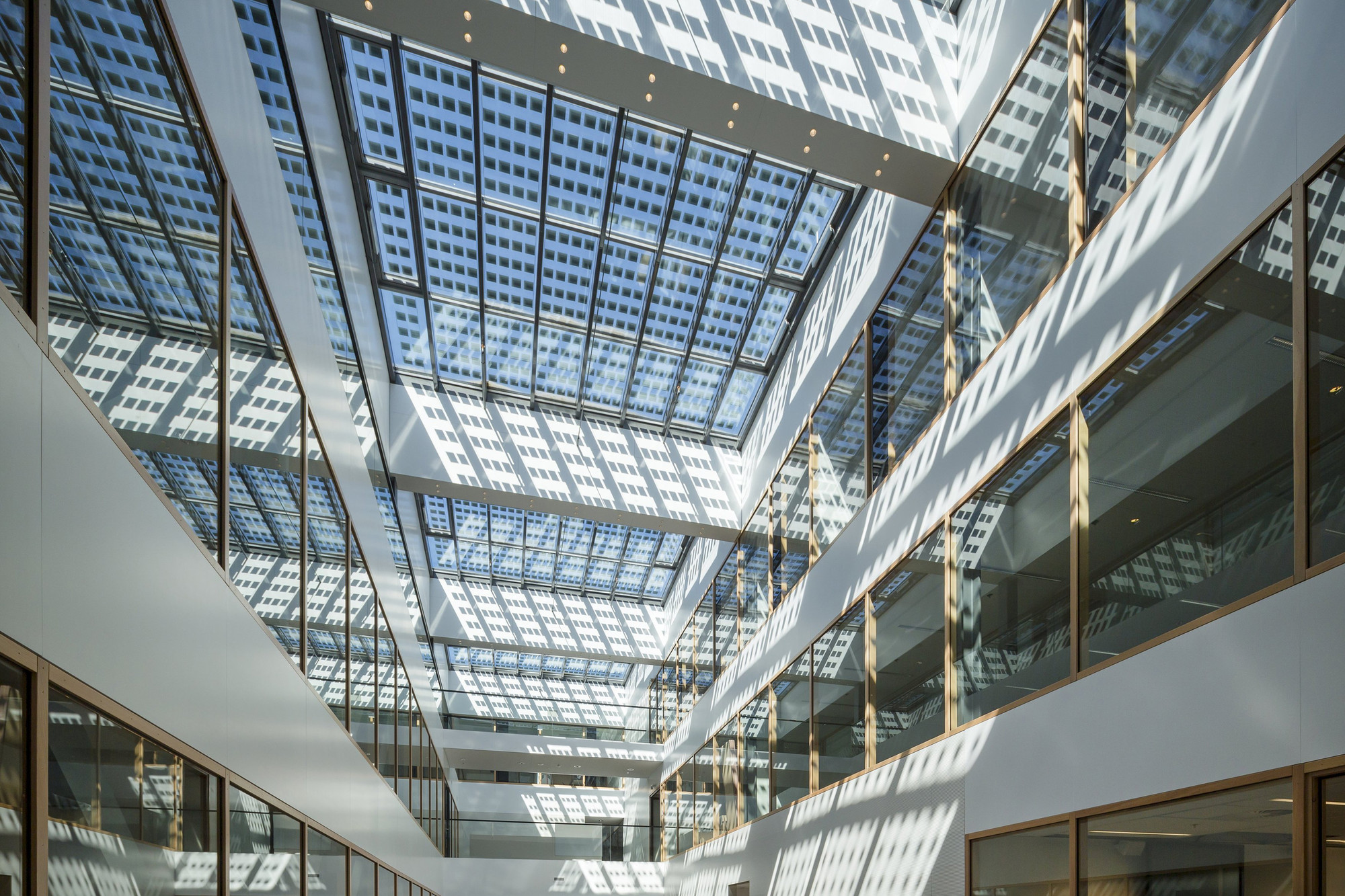 Panel solar transparente para agricultura invernaderos - Imagen 3